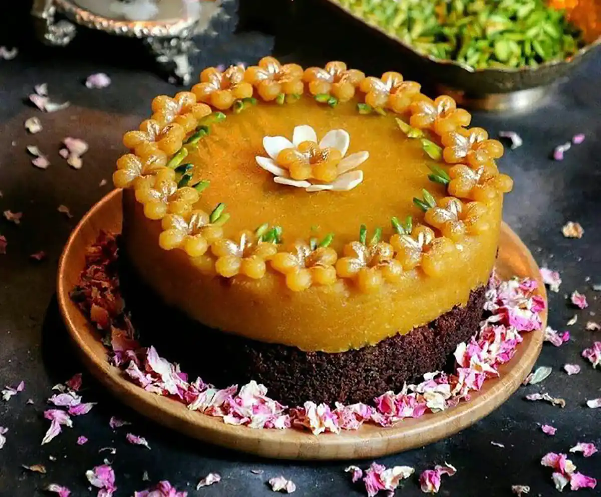 تزیین حلوا با چنگال 
