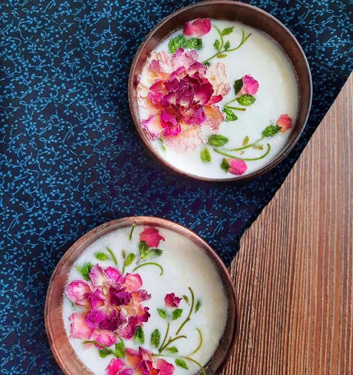 دیزاین ماست مجلسی تزیین ماست برای مهمانی تزیین ماست ساده دیزاین ماست مجلسی تزیین ماست خیار با نعناع و گل سرخ تزیین ماست و خیار ساده و شیک تزیین ماست با نعناع
