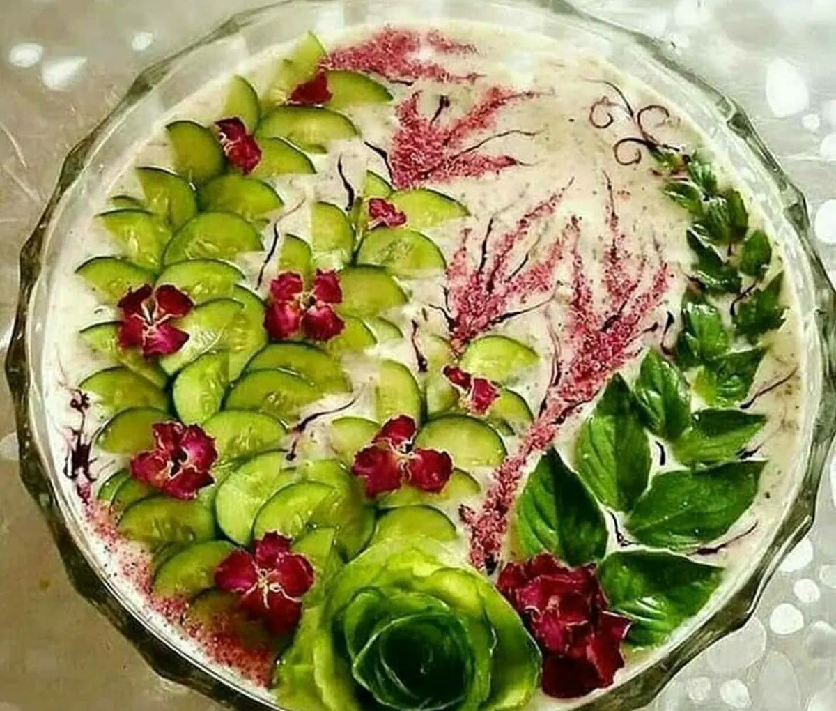 دیزاین ماست مجلسی تزیین ماست برای مهمانی تزیین ماست ساده دیزاین ماست مجلسی تزیین ماست خیار با نعناع و گل سرخ تزیین ماست و خیار ساده و شیک تزیین ماست با نعناع