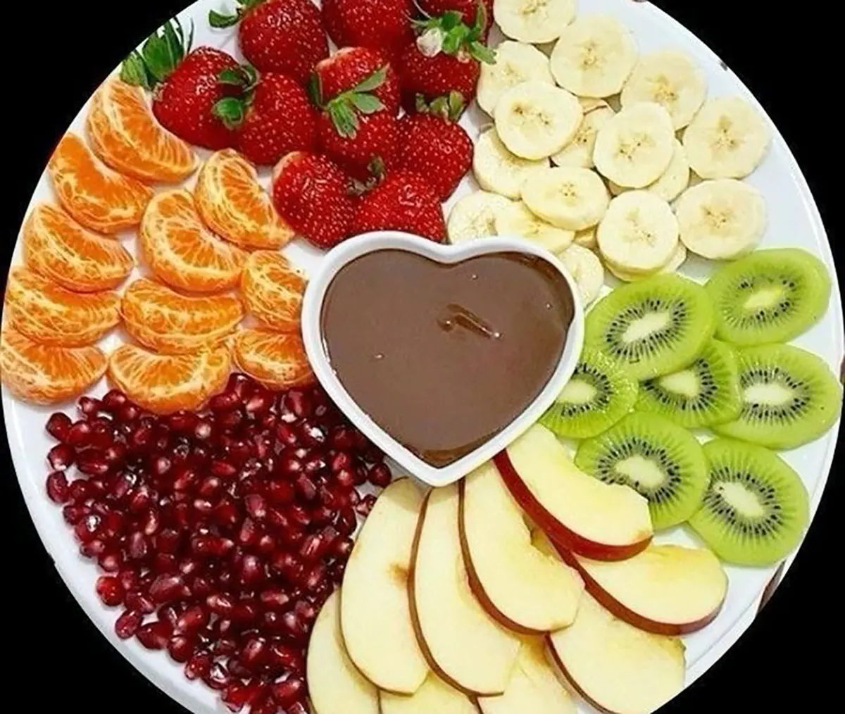 تزیین میوه لاکچری تزیین میوه های پاییزی برای مدرسه تزیین میوه برای مهمانی رسمی تزیین میوه خرد شده تزیین میوه روی میز مستطیل تزیین میوه برای مهمانی ساده چیدمان میوه روی میز برای تولد