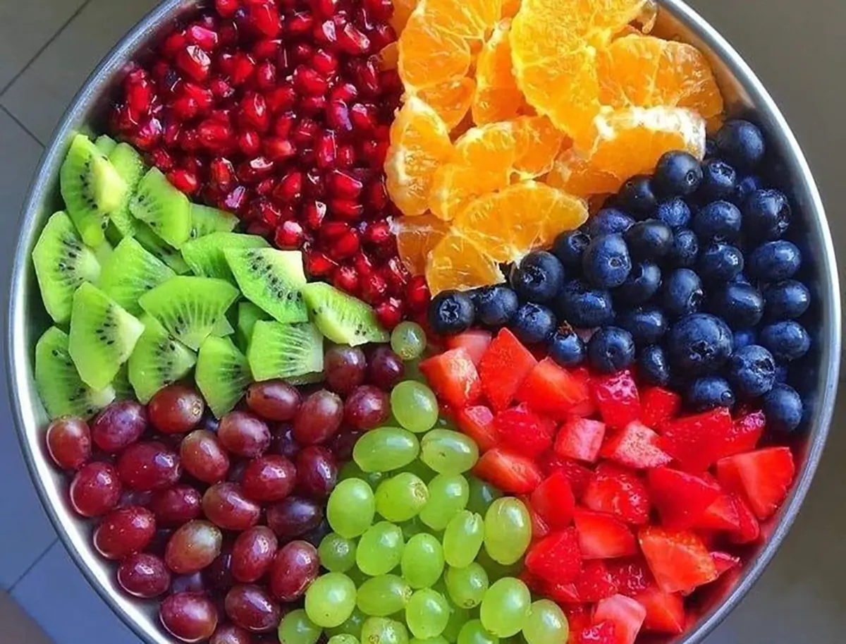 تزیین میوه لاکچری تزیین میوه های پاییزی برای مدرسه تزیین میوه برای مهمانی رسمی تزیین میوه خرد شده تزیین میوه روی میز مستطیل تزیین میوه برای مهمانی ساده چیدمان میوه روی میز برای تولد