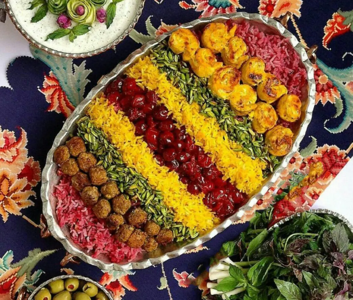 دیزاین برنج ایرانی مجالس شابلون تزیین برنج تزیین برنج مجلسی تزیین برنج ساده و زیبا تزیین برنج در دیس بیضی تزیین برنج و مرغ تزیین برنج بدون قالب