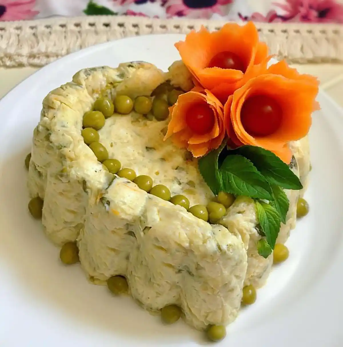 تزیین سالاد الویه ساده و شیک 
