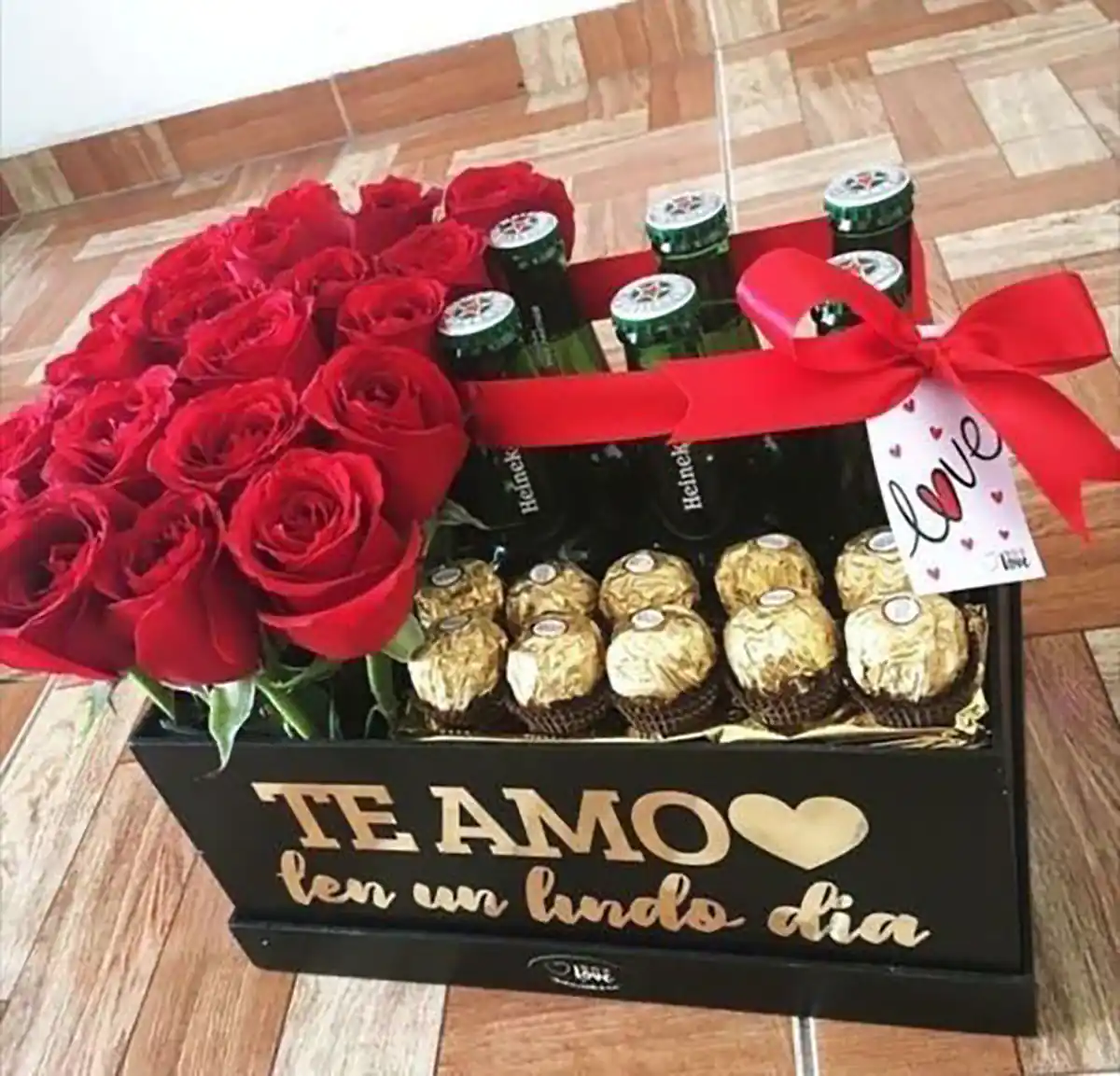 باکس گل لاکچری
باکس گل و پول
باکس گل تولد
باکس گل خالی
باکس گل مردانه
باکس گل ارزان