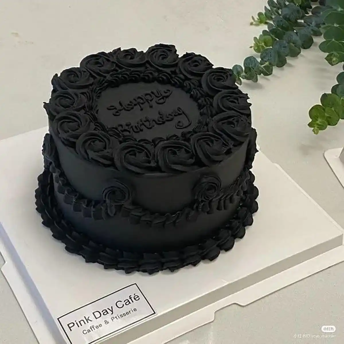 کیک تولد مشکی