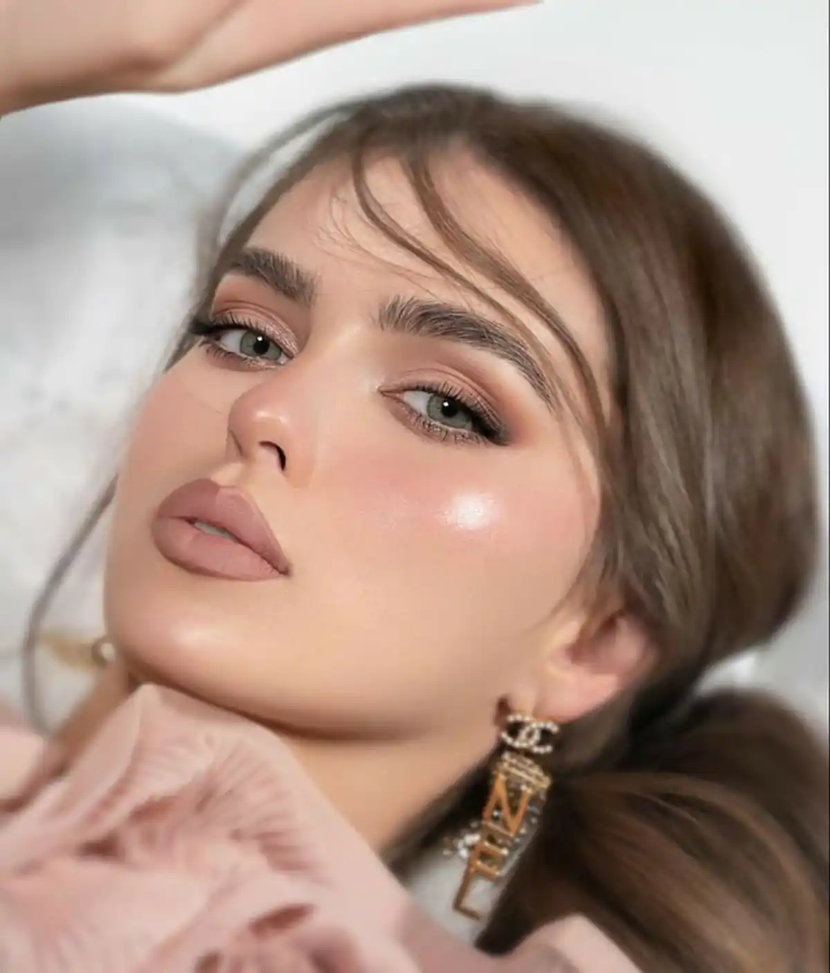 آرایش ساده دخترانه میکاپ ساده و شیک آموزش آرایش صورت در خانه میکاپ با رها اموزش میکاپ دخترانه ارایش عروسی