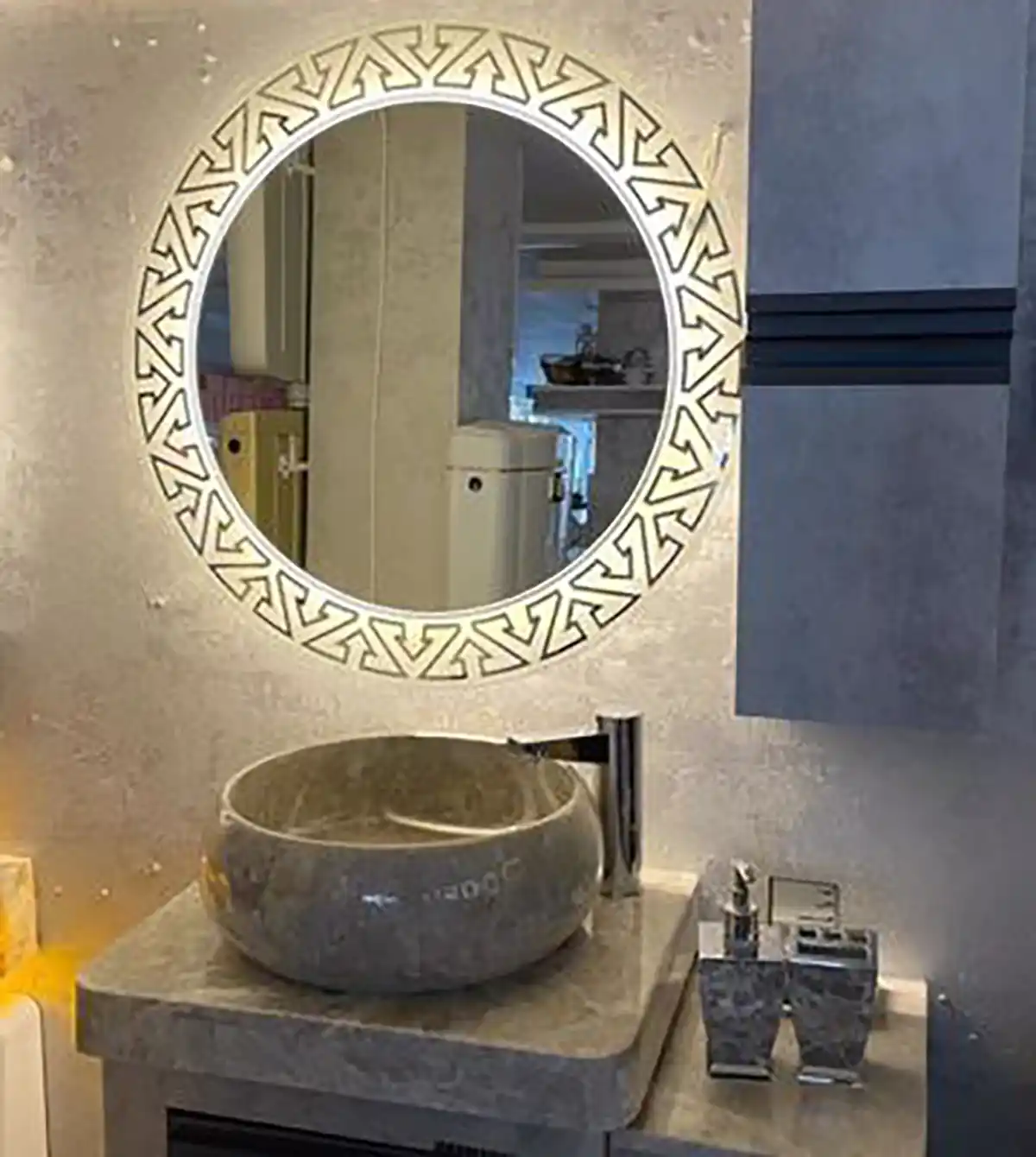 آینه دستشویی