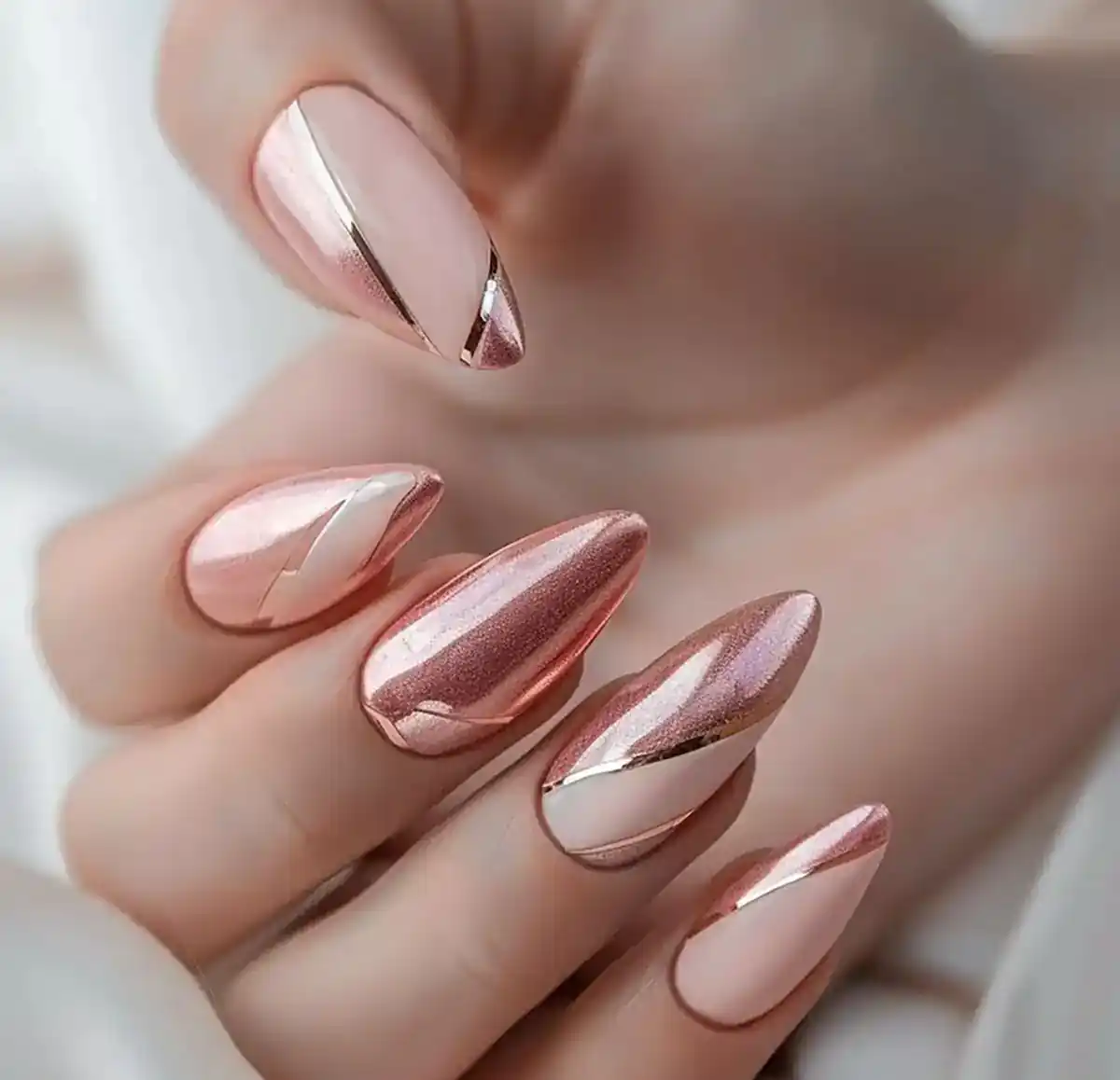 طراحی کروم ناخن 2022
ناخن کروم صورتی
ناخن کروم هلویی
پودر کروم هفت رنگ
لاک کروم صدفی
طریقه زدن کروم روی ناخن