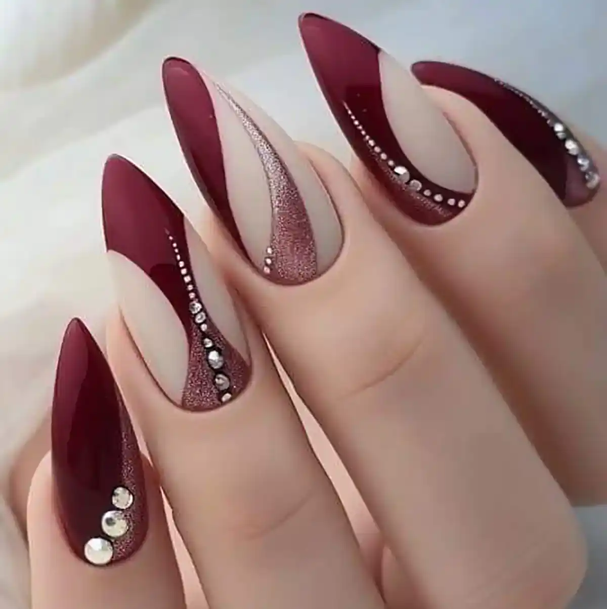 طرح ناخن شیک و باکلاس طرح ناخن شیک و باکلاس کوتاه طرح ناخن شیک و باکلاس ۱۴۰۳ طراحی ناخن اسپرت شیک طرح ناخن شیک و باکلاس تابستانی مدل ناخن جدید ۱۴۰۲