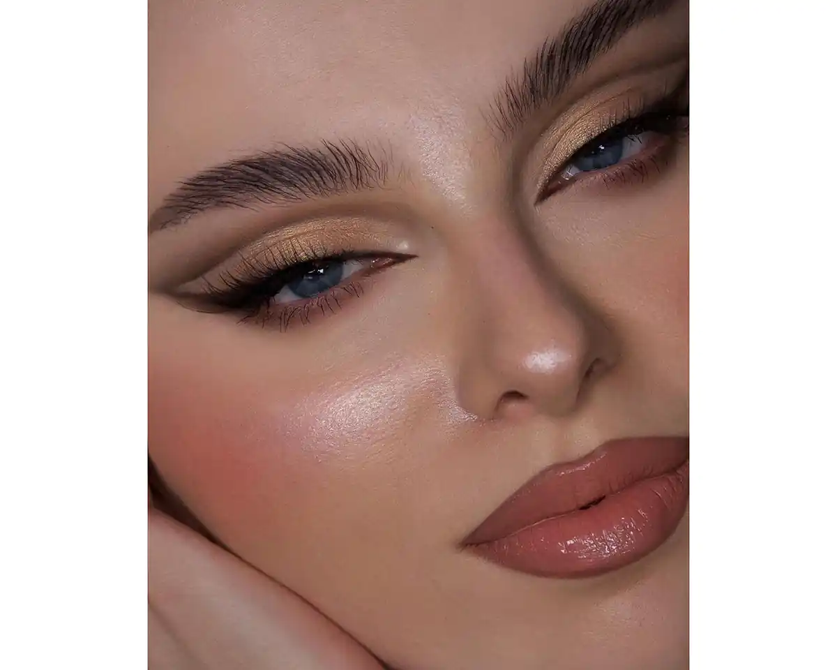 میکاپ
آرایش کردن عروس
آموزش میکاپ ساده
کاردستی آرایشی با کاغذ
اموزش ارایش عروس
آموزش میکاپ صورت
