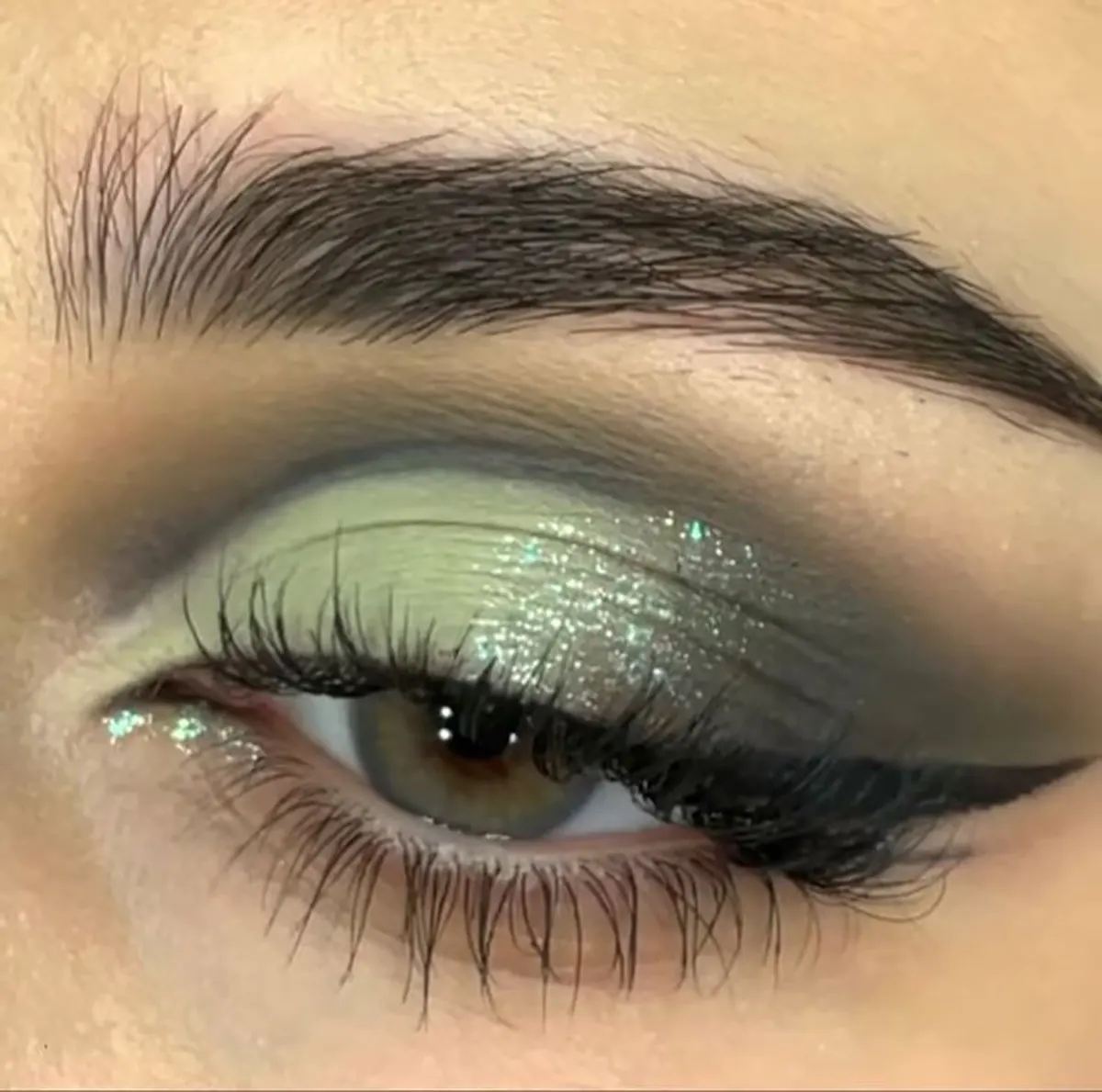 پالت سایه چشم سبز
سایه چشم سبز و طلایی
سایه چشم سبز یشمی
میکاپ با سایه سبز
سایه چشم سبز دخترانه
سایه سبز شاین