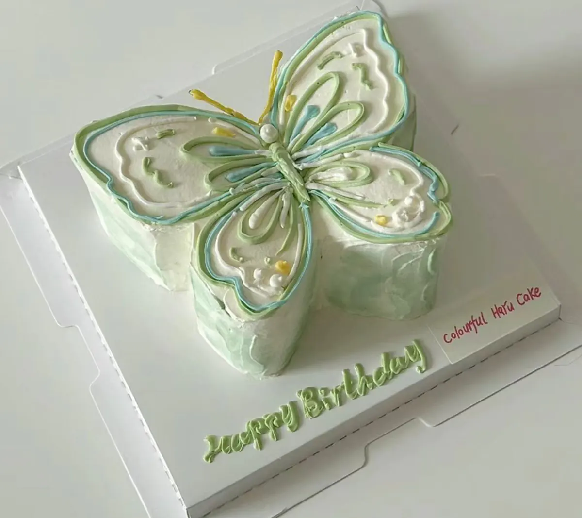 کیک پروانه ای بنفش
کیک پروانه ای قرمز
کیک پروانه ای رنگارنگ
کیک تولد پروانه ای دخترانه
کیک پروانه ای آبی