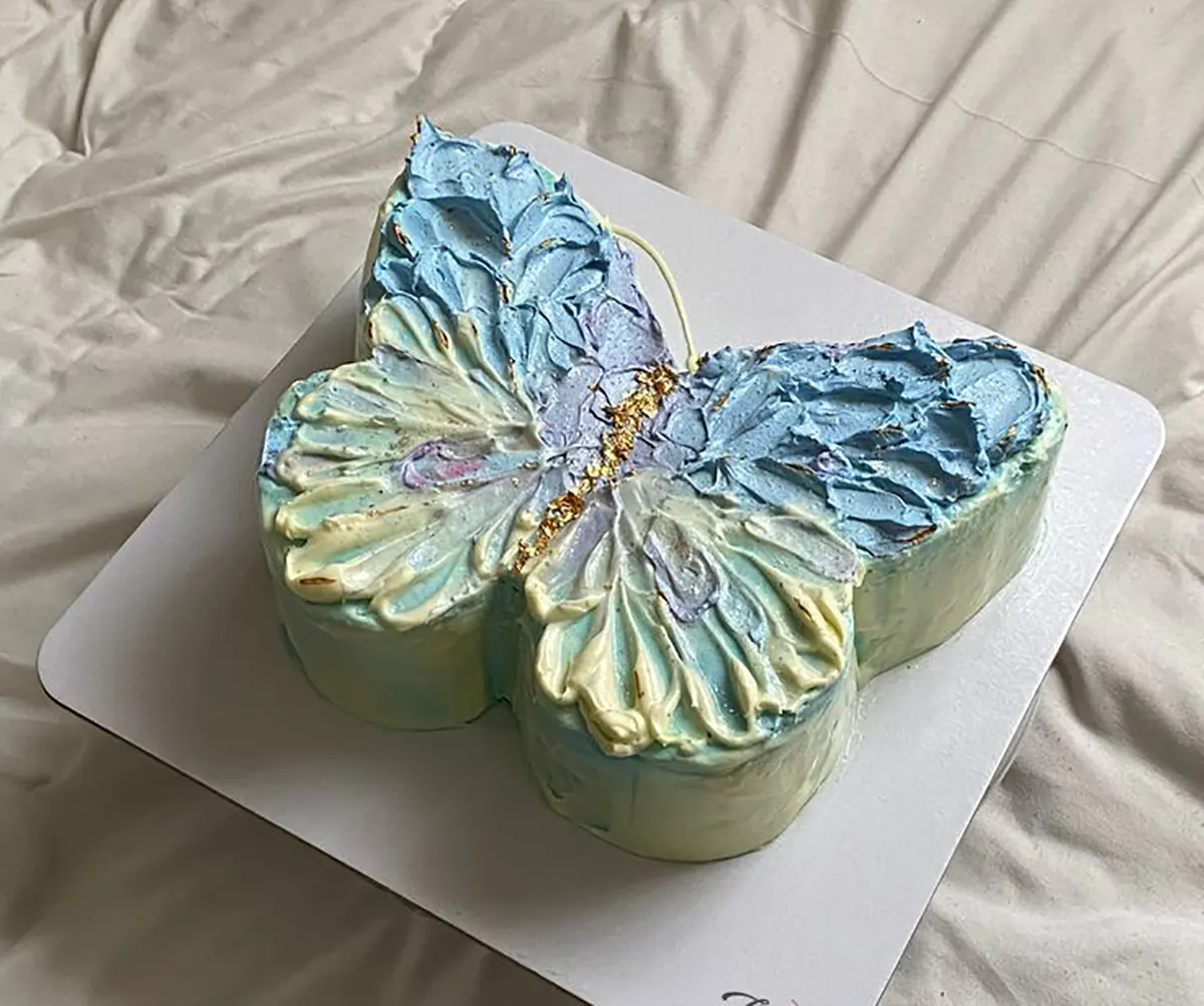 کیک پروانه ای بنفش
کیک پروانه ای قرمز
کیک پروانه ای رنگارنگ
کیک تولد پروانه ای دخترانه
کیک پروانه ای آبی