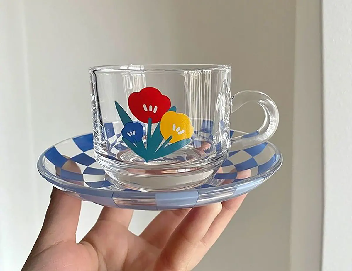 فنجان چای خوری کریستال
استکان چای خوری شیک
لیوان چای خوری پاشاباغچه
لیوان شیشه ای
استکان کمر باریک
استکان چای مجلسی