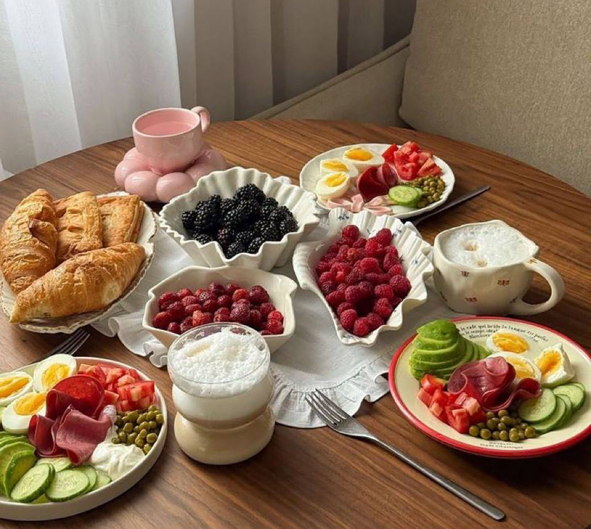 میز صبحانه مهمانی