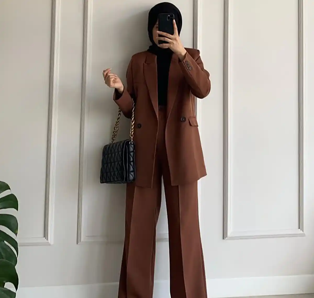کت شلوار کرم نسکافه ای زنانه

