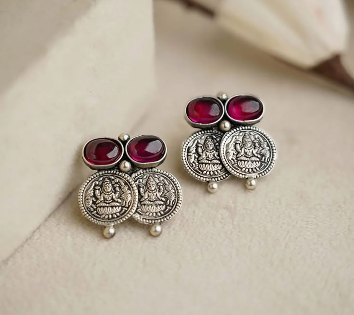 گوشواره حلقه ای آویزدار