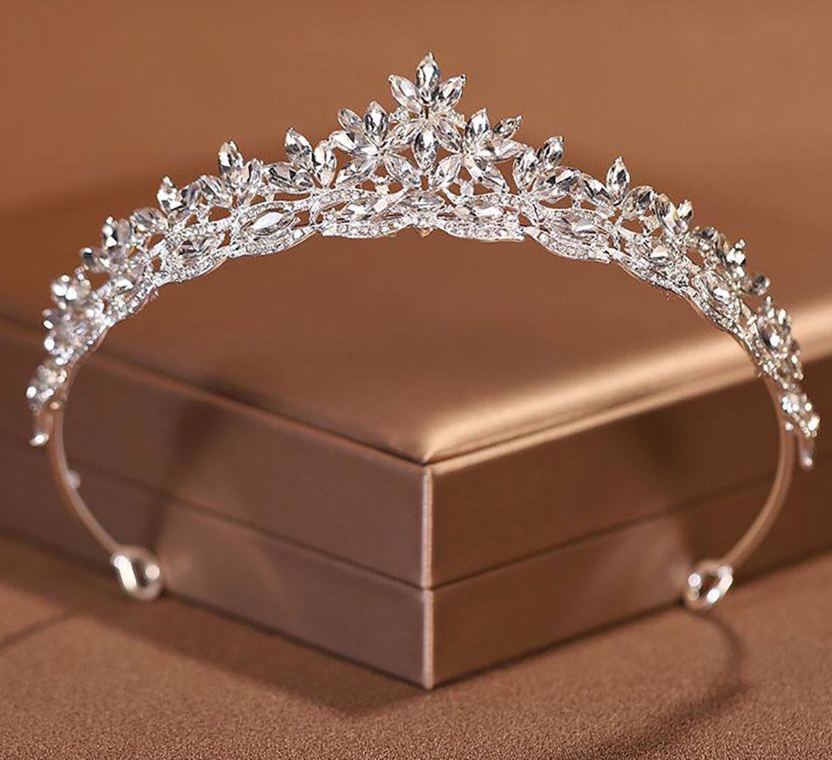 تاج و ریسه عروس