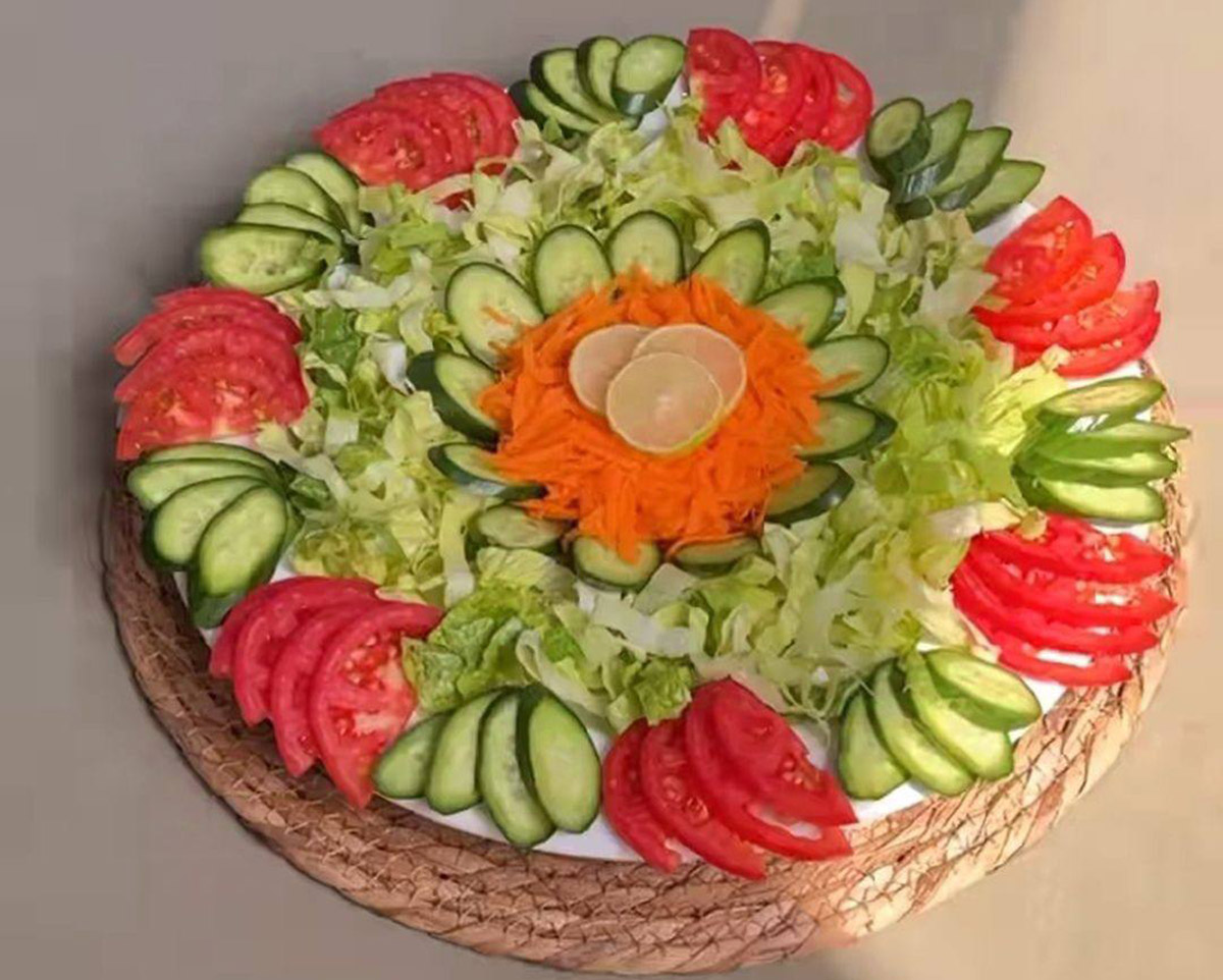 طرز تهیه سالاد فصل با کلم