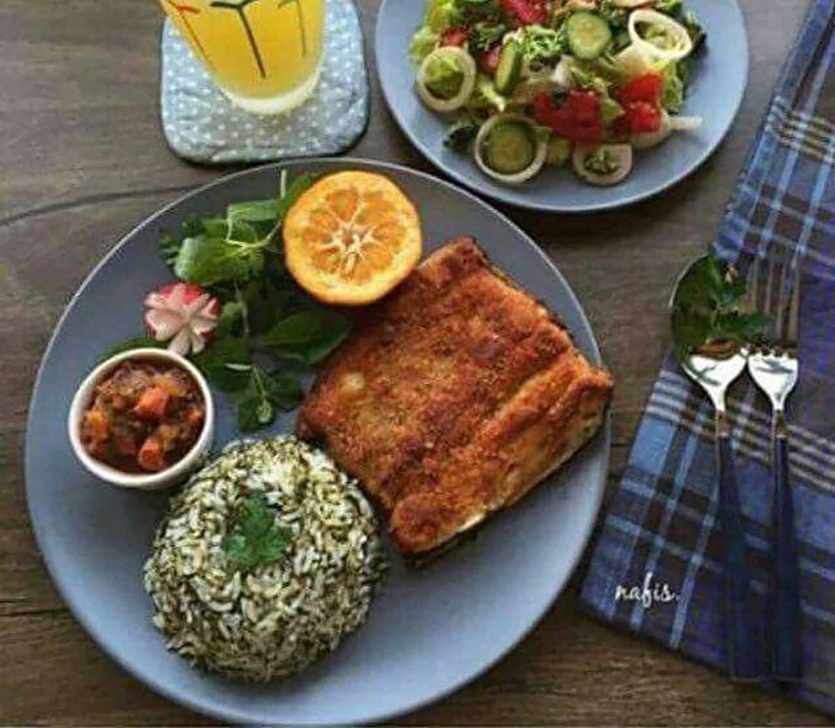 طرز تهیه سبزی پلو با ماهی برای 4 نفر