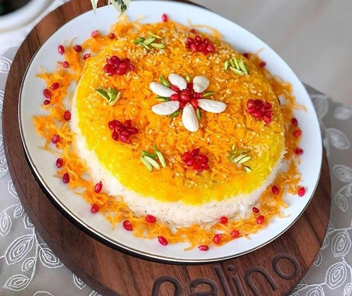تزیین برنج با رنگ غذا
