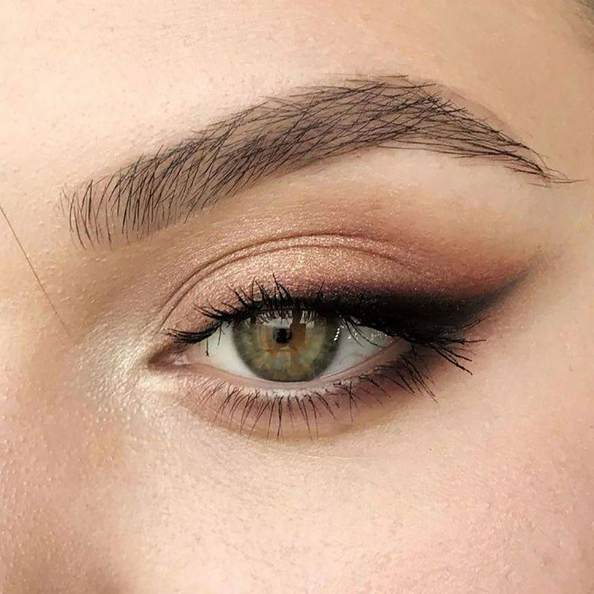 سایه اسموکی قهوه ای