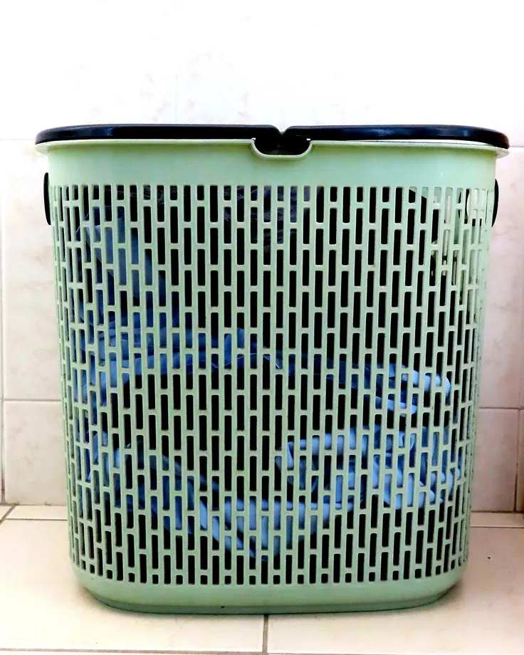 سبد رخت و آماده کردن پتو برای شستوشو